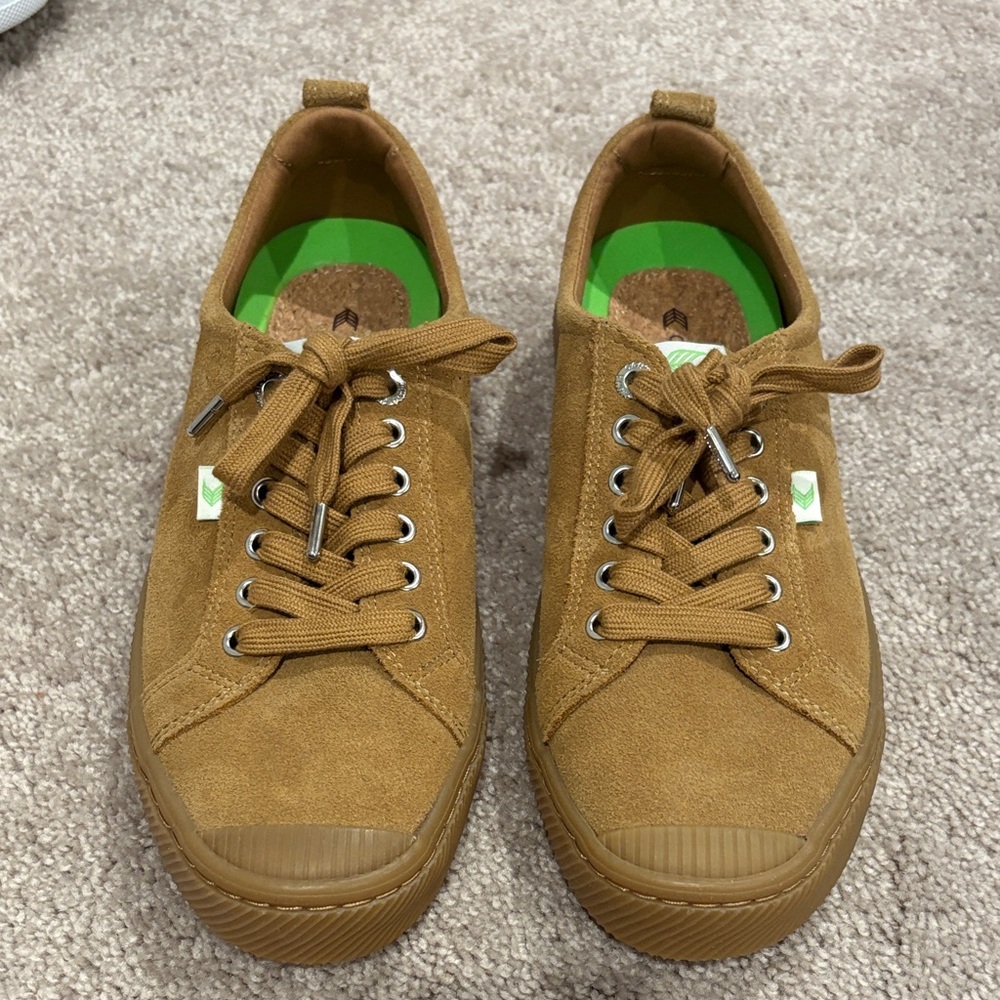 CARIUMA Men's Tan Casual Sneakers